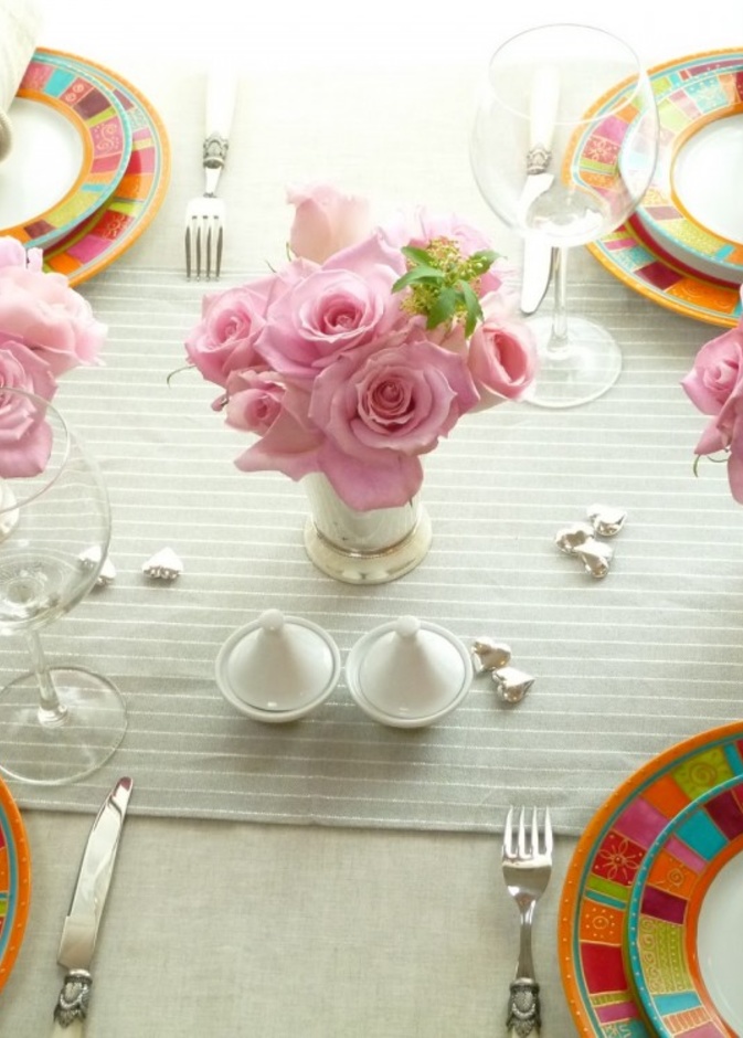 الألوان الصيفية تنعش مائدة الطعام