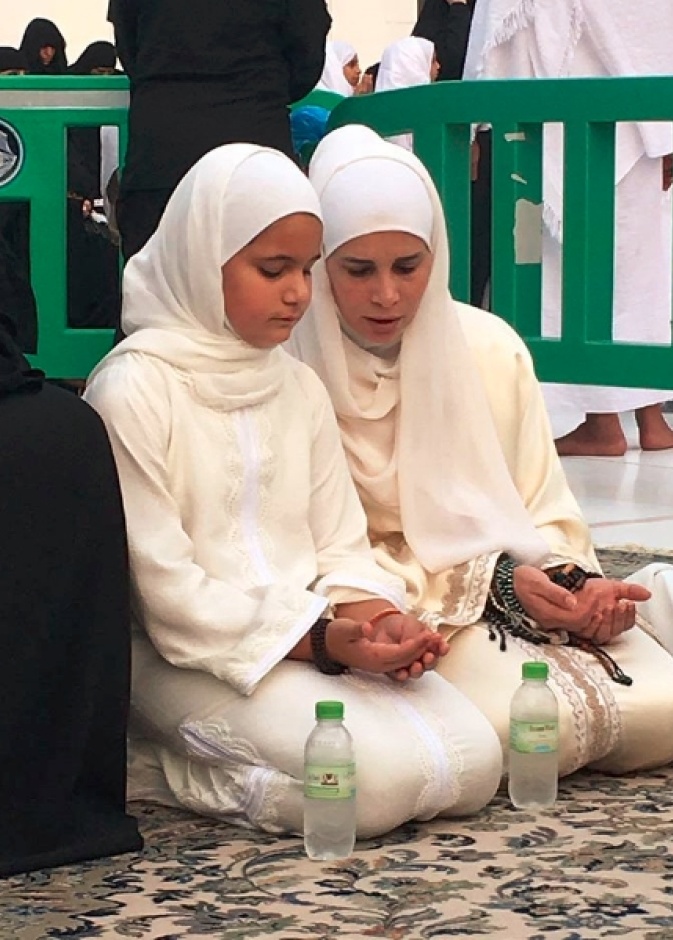 الأميرة هيا والشيخة جليلة يدعون للامارات والاردن