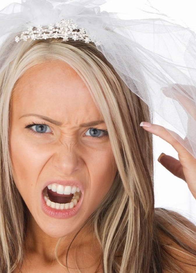 عروس غاضبة