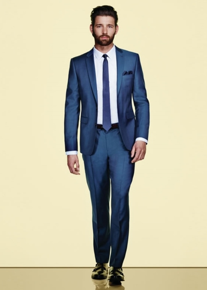 السروال من دون ثنية والطول المناسب