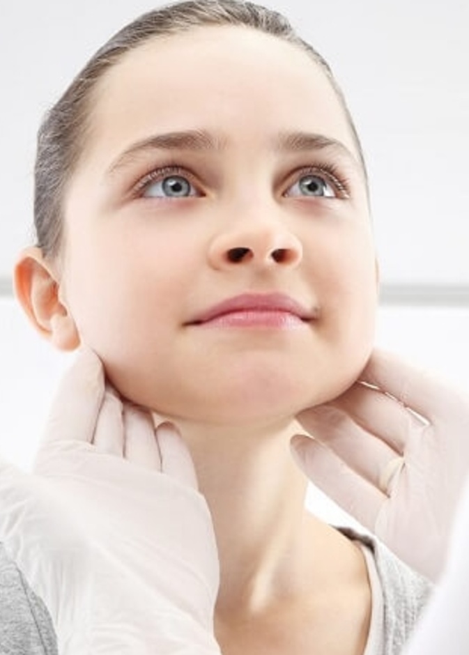 هناك حالات تستدعي ازالة اللوزتين