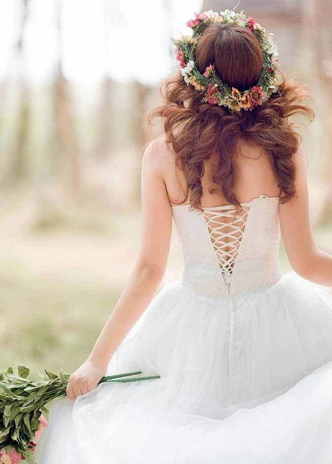 التوتر اثناء ارتداء الفستان قد يُفسد اشرطته واحزمته