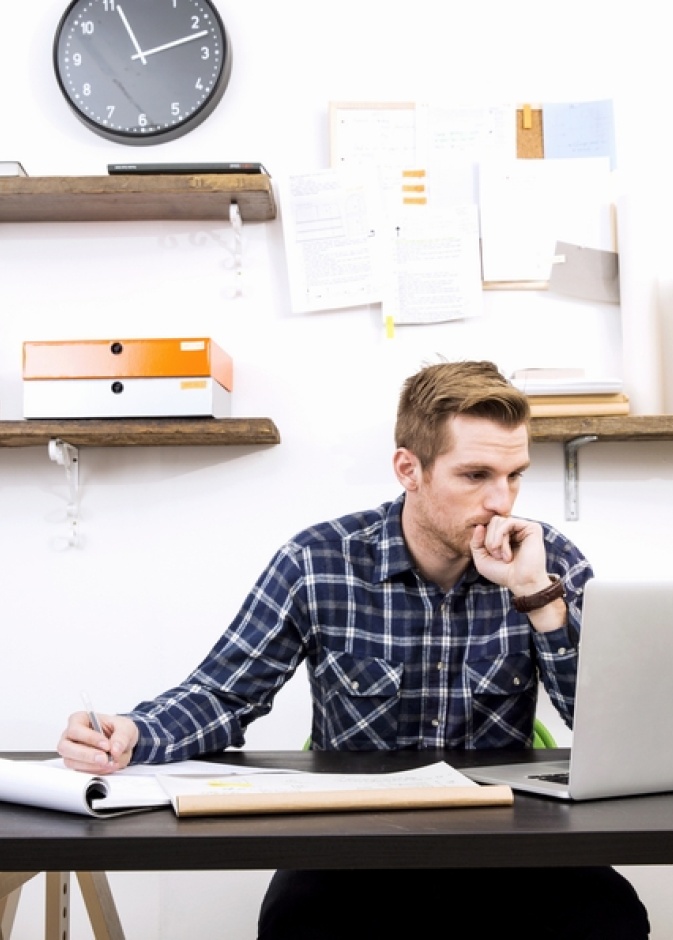 الجلوس يحرق سعرات حرارية اكثر من الوقوف