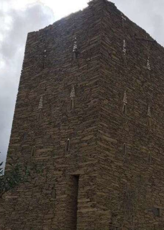 الحصن التراثي الذي كان آيلاً للسقوط 