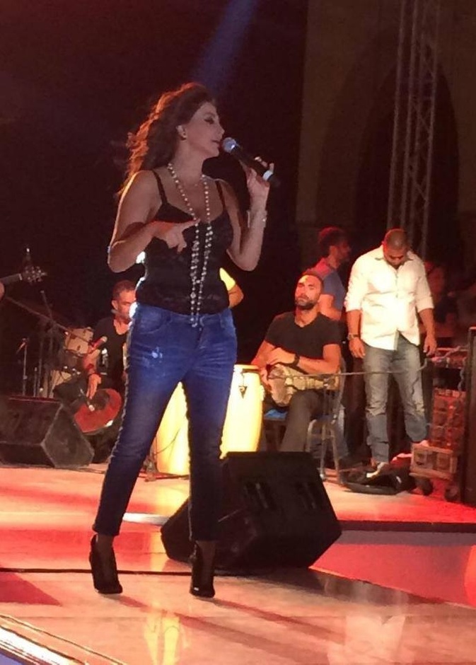  الخصر القصير أبرز الجوانب بشكل غير جميل