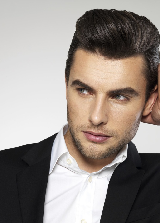 الخلطات الطبيعية تعالج الشعر الخفيف وتعمل على تكثيفه