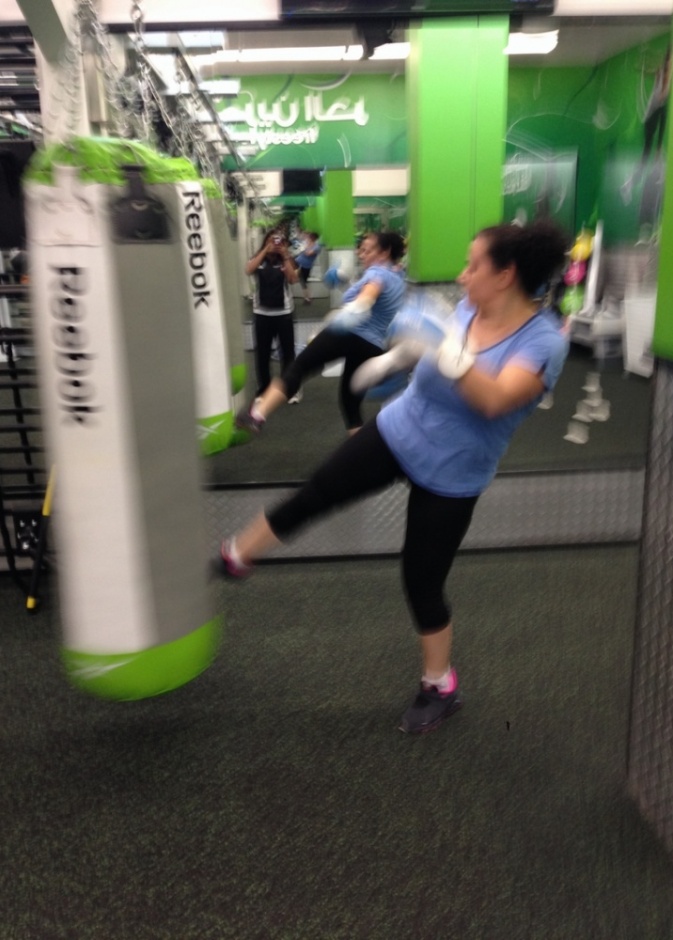 الركل خلال تمرين الملاكمة.