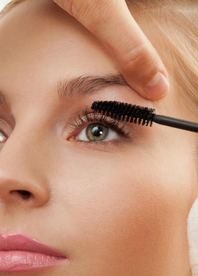 الرموش المثالية ترسم بداية أسبوع أنثوية