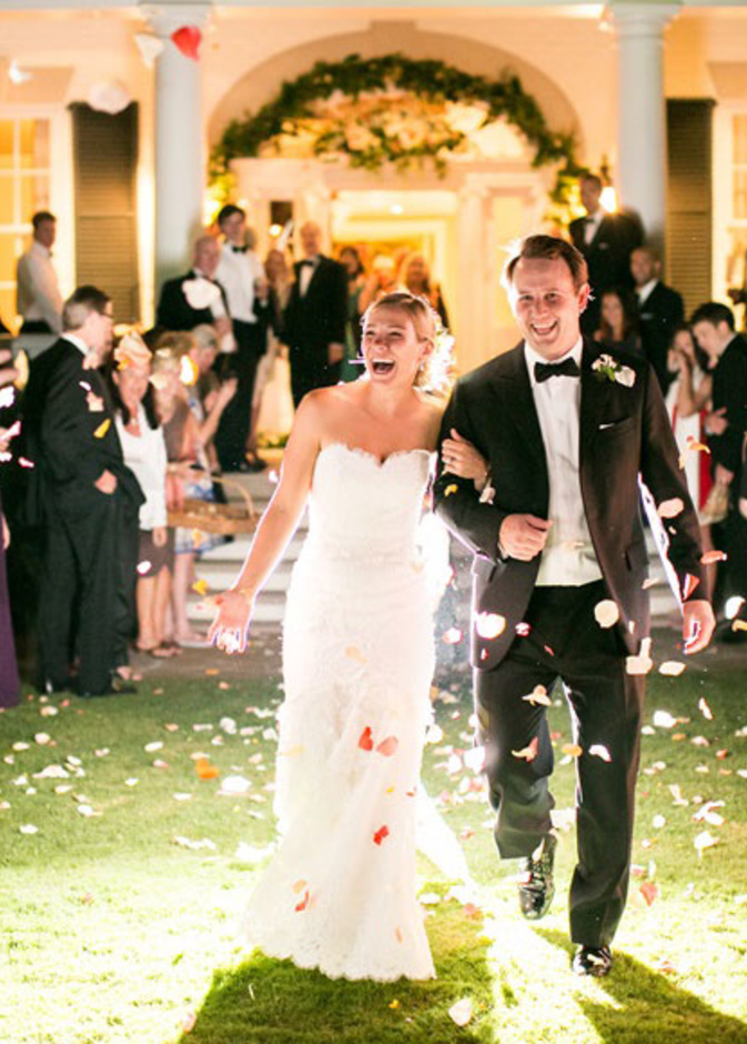 مفاجأة جموع الضيوف