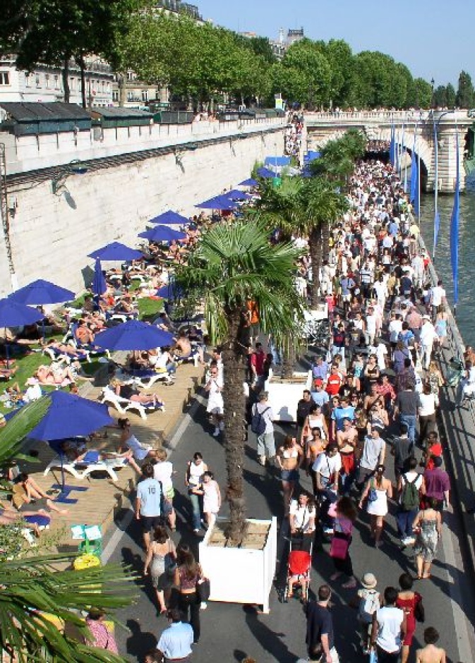 الشاطئ الباريسي على ضفة نهر السين