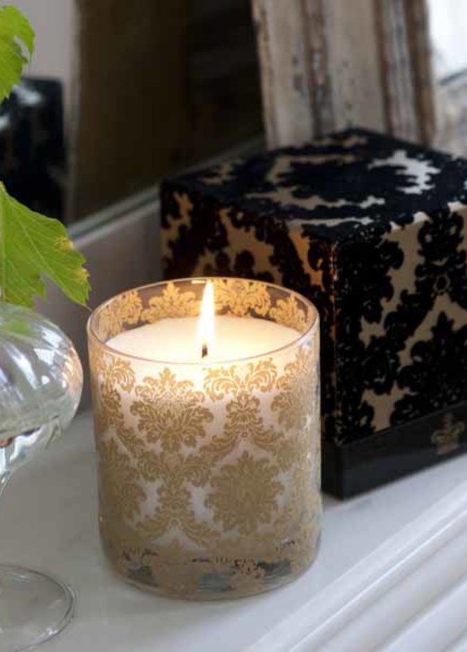 الشموع بلمسات الدانتيل