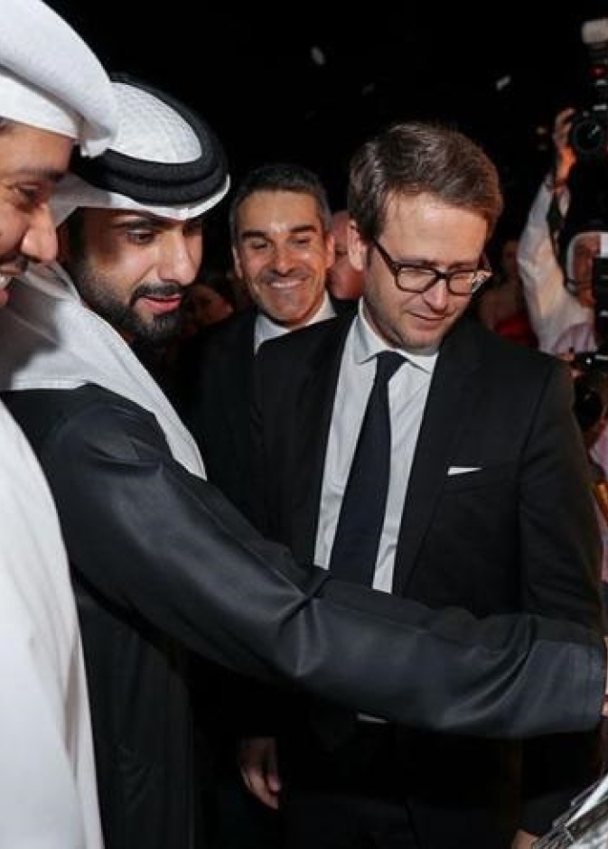 الشيخ منصور بن راشد مع نائب رئيس مجموعة تيفاني أند كو