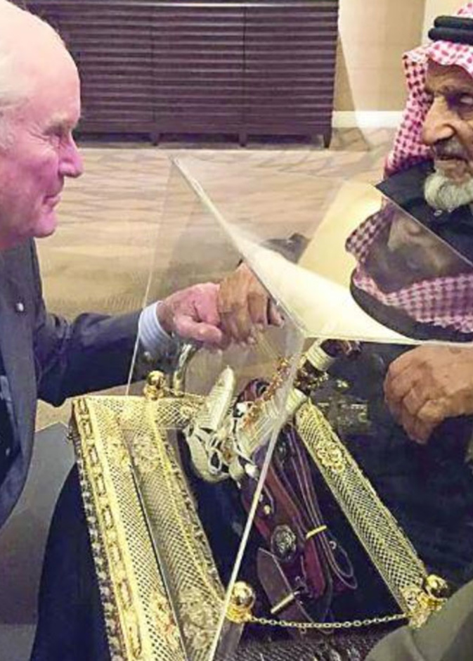 الصديقان بعد اللقاء 