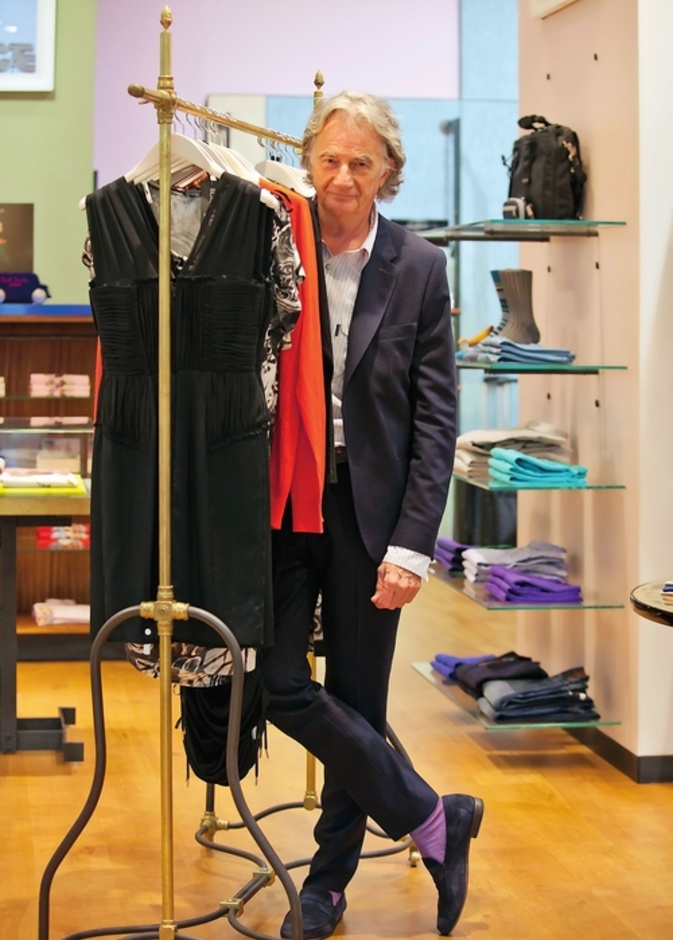 عدنان الكاتب محاور المشاهير ينفرد بدخول عالم المصمم العالمي "بول سميث" Paul Smith