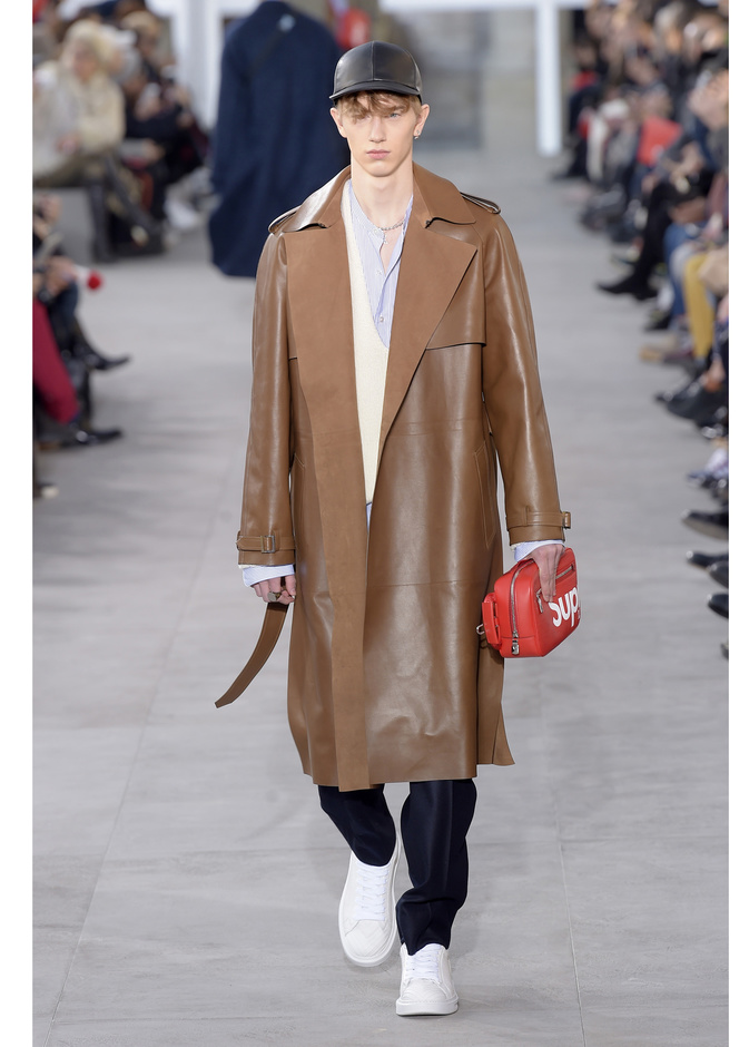 المعاطف الطويلة والقصيرة الكاجوال من بالنسياغا