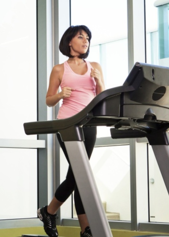 تمارين فعالة أثناء السير عبر الـTreadmill