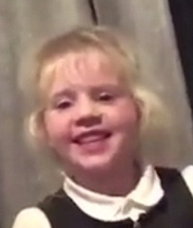 الطفلة فاجأت أهلها بخاتم ماس ثمين