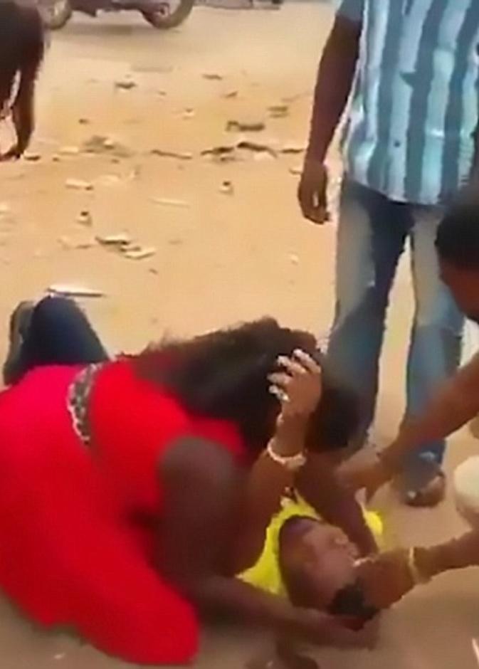 العريس على الارض