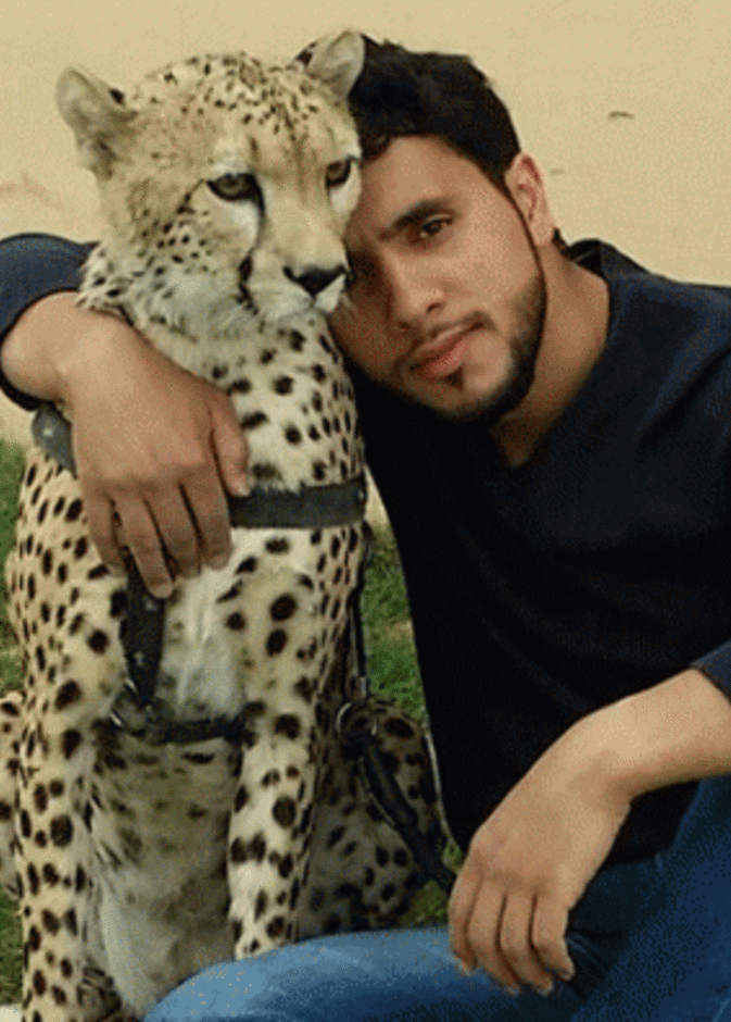 الفهد مع مالكه