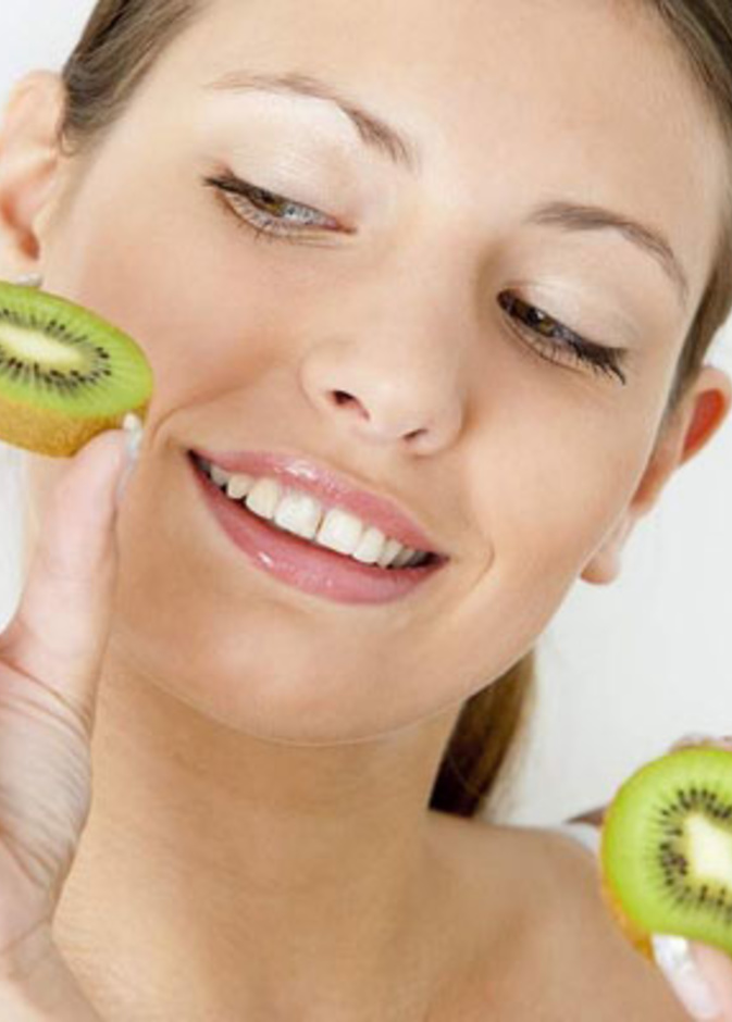 الكيوي مفيد لصحة البشره