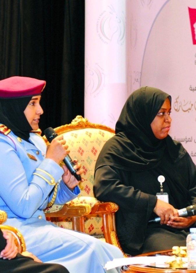 المراة الاماراتية ومسيرة حافلة بالانجازات والابداع