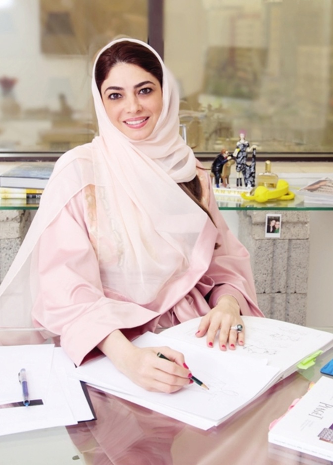  مصممة الأزياء السعوديَّة هنيدة صيرفي