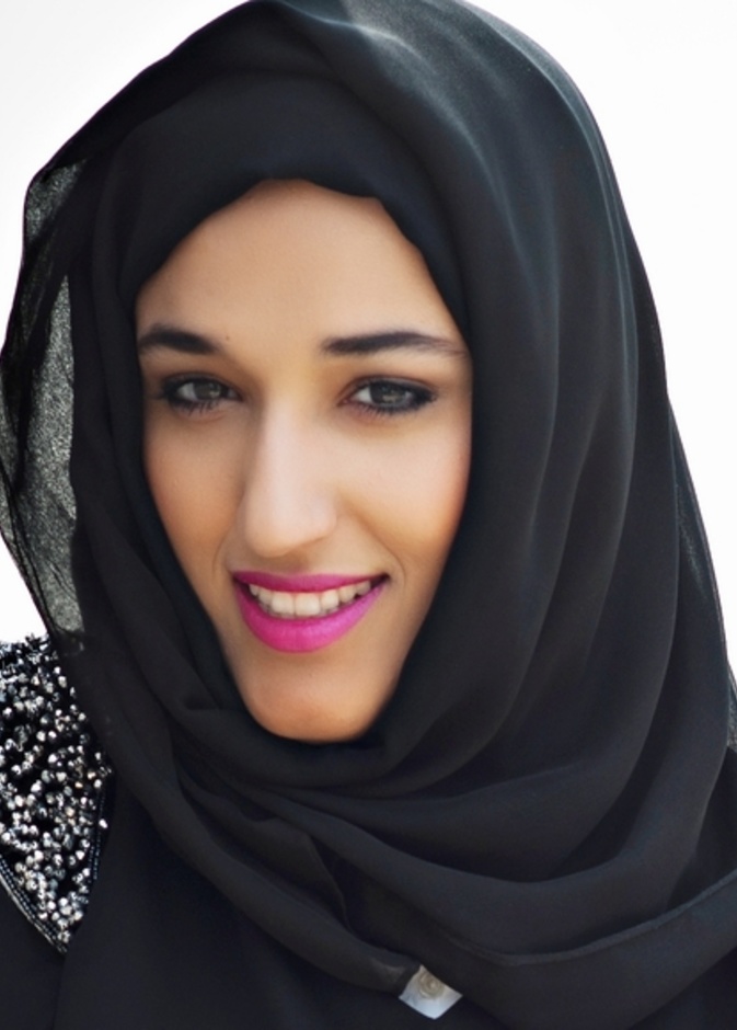 المصممة الإماراتية هند المطوّع