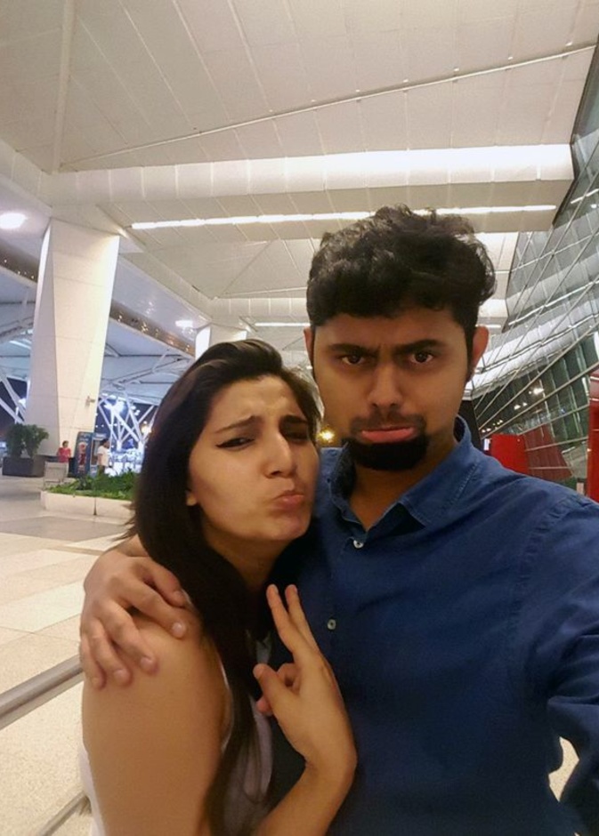 المصور الهندي فيظان باتيل  مع زوجته