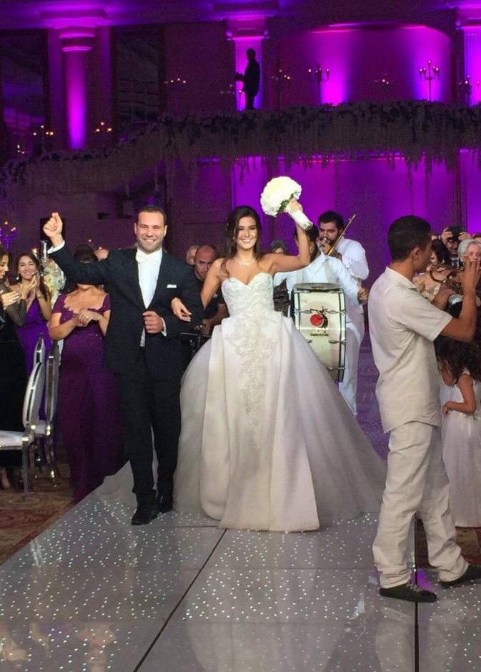 الملكة سالي جريج وعريسها