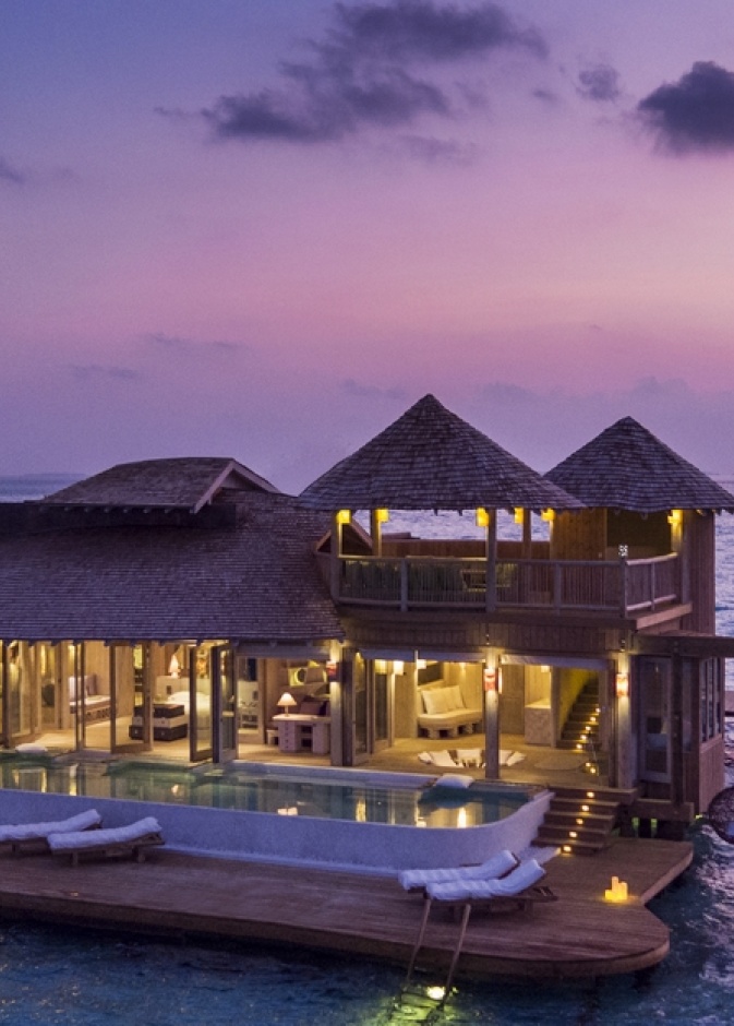 المنتجع يوجد في جزيرة  Medhufaru ويبعد مسافة 35 دقيقة بالطائرة المائية عن مطار ميل