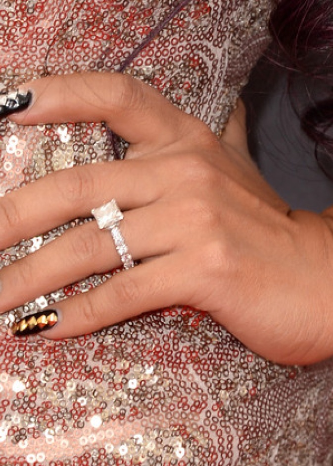 النقشات اللامعة الهندسية