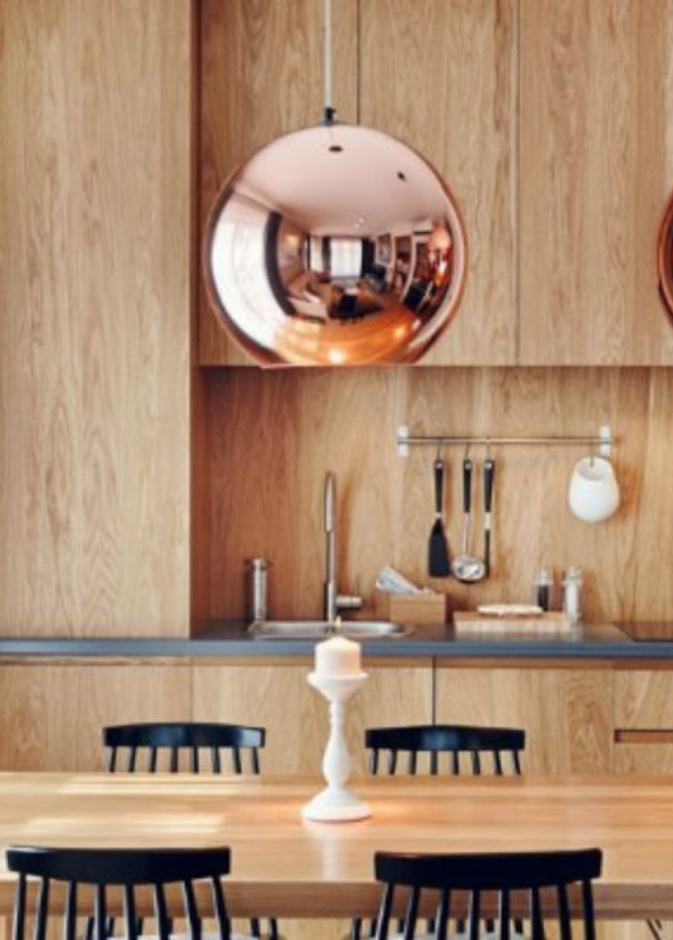 طاولة نحاسية انتيك مع سطح زجاجي