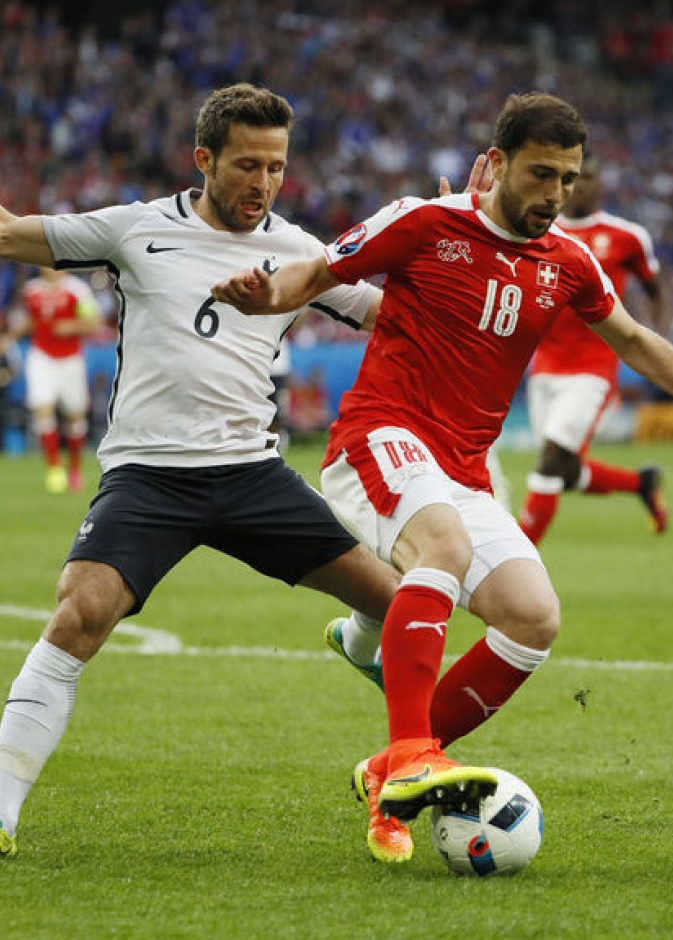 وتمزق 4 قمصان على الاقل في اللقاء الحماسي للغاية