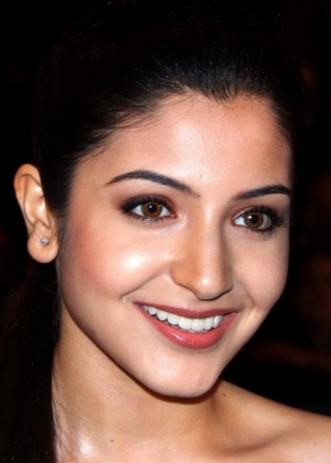 اهانات وتعليقات سلبية تطال انوشكا شارما