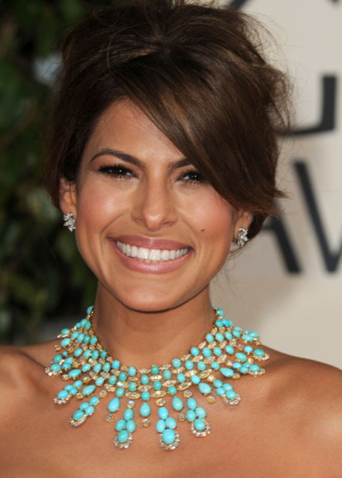 الفيروز صديق النجمات على السجادة الحمراء