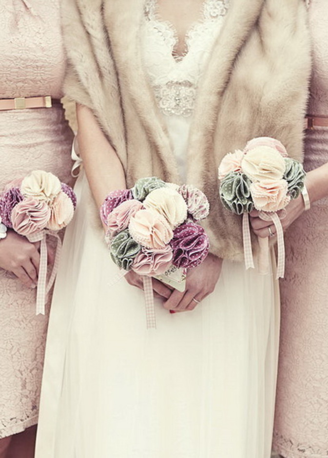 باقة مصنوعة من القماش الباستيل