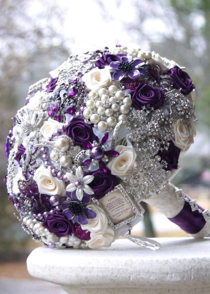 باقة عروس بنفسجية مع الكريستال