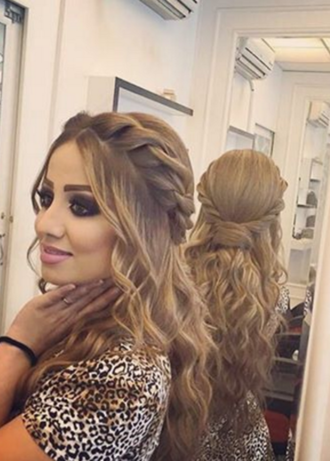  برواس حسين في صورة سلفي