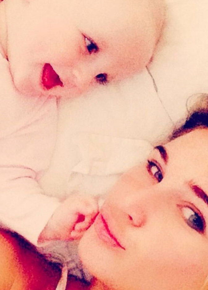 كيلى كلاركسون وابنتها ريفير