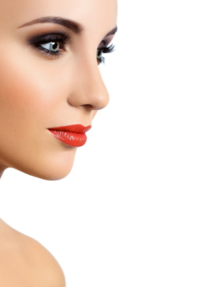  بين الأحمر والذهبي نهاية جمالية للعام