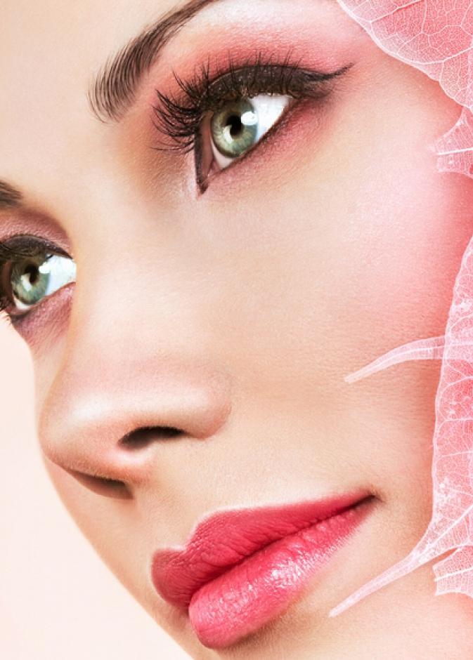 بين الأسود والزهري جمالٌ جديدٌ لعينيك