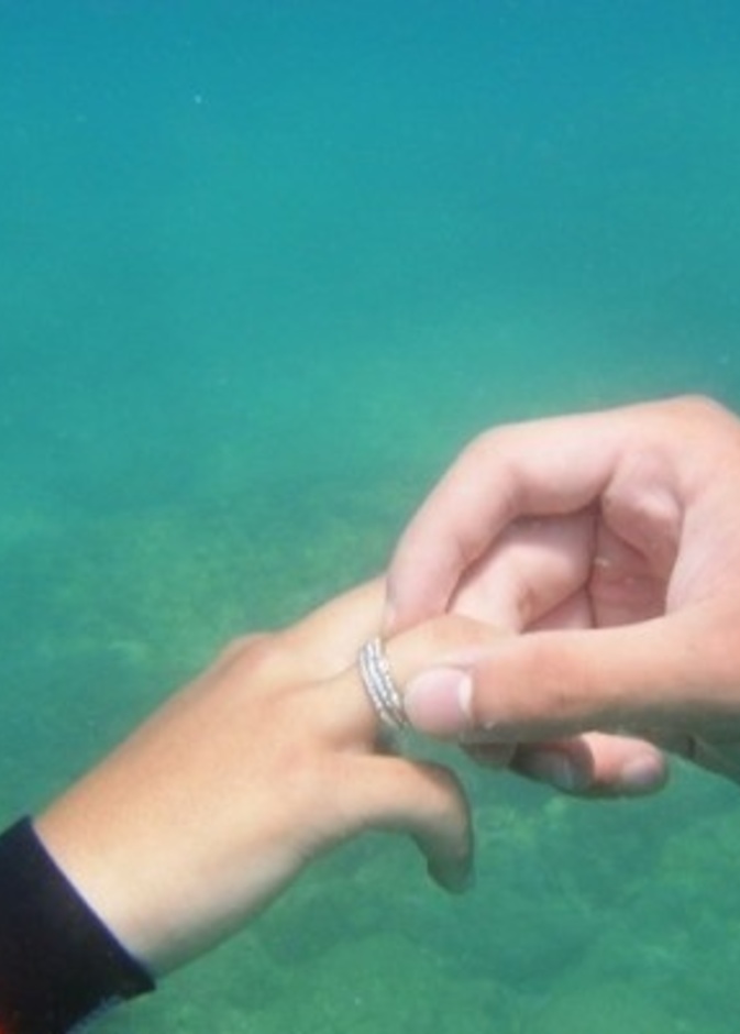  تبادلا المحبس في اعماق البحار