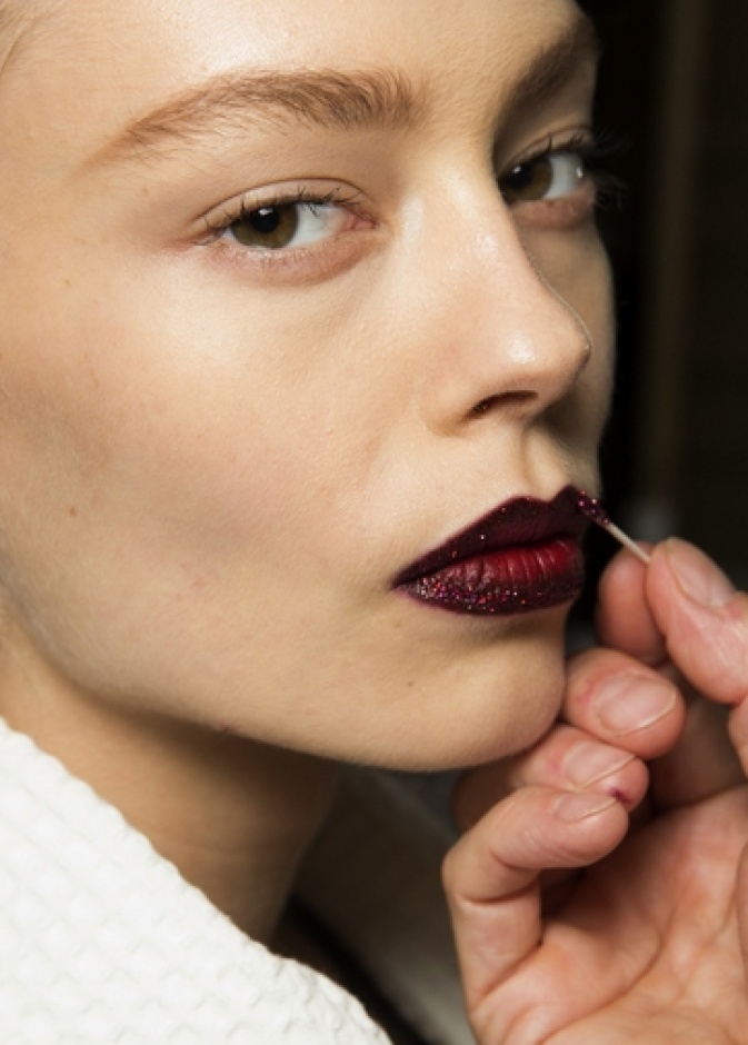 مكياج - احمر شفاه - بتوقيع دار فرزاتشي Versace تدرجات الاومبريه على الشفايف
