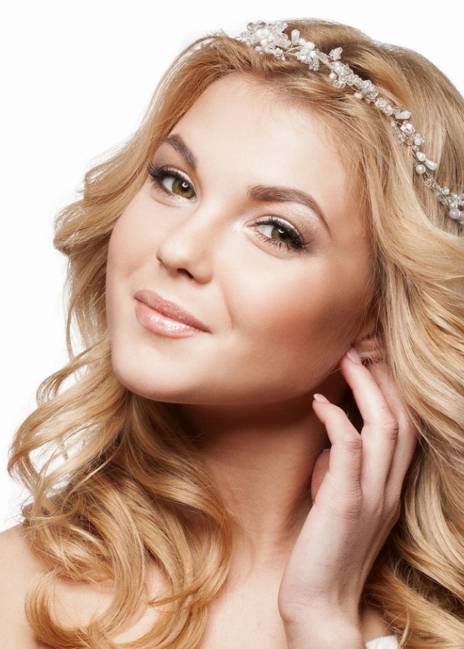 تريدين بشرة لامعة ونضرة..تناولي اذاً زيت السمك