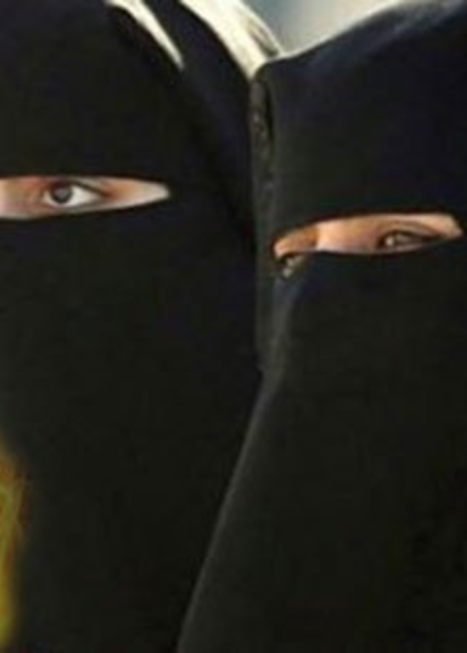 سعوديان يكرران تجربة الزواج من أختين بـ"الثانية"