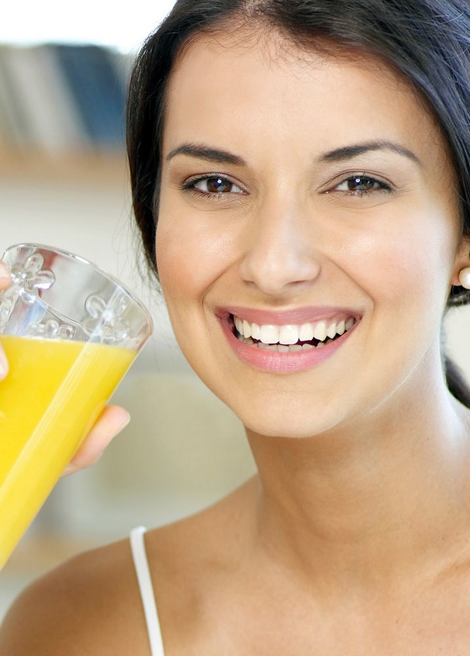 تناولي العصائر الباردة لتخفيف الم الدورة الشهرية