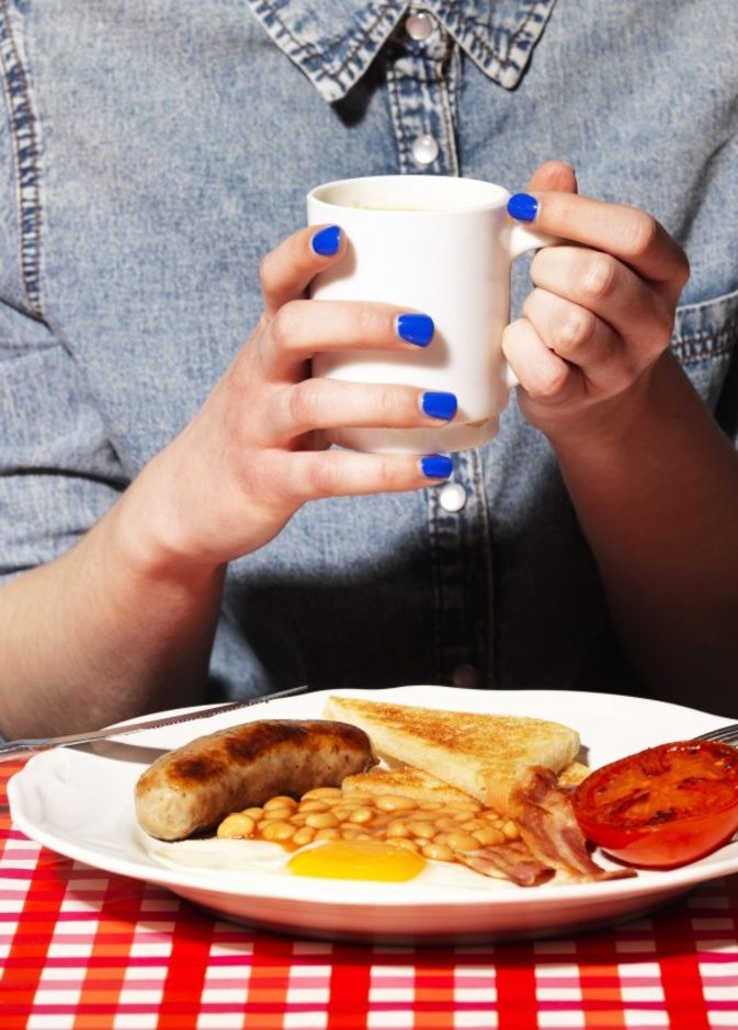 تناولي الكمية الأكبر من السعرات الحرارية في وقت الغذاء