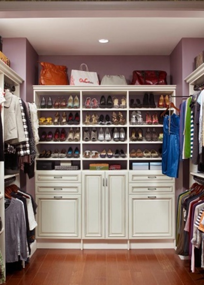 تنظيم تخزين الحقائب مهم أيضاً