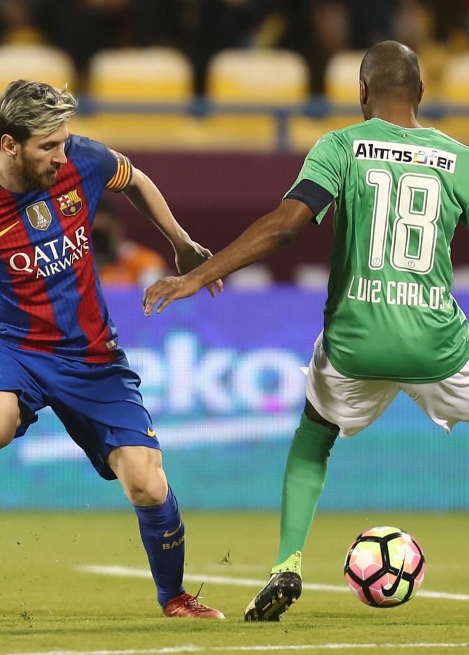 ثلاثية لنجوم برشلونة الكبار