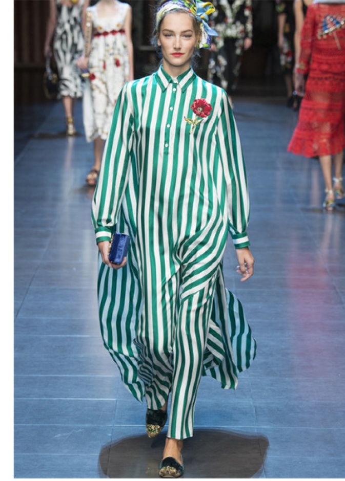 ثوب مخطط من دولتشي اند غابانا